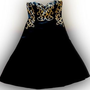 White House | Black Market Embroidered Strapless Dress-Size 6